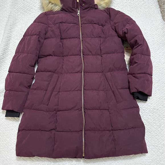 St. John’s Bay Bold Burgundy Coat Faux Fur Women’s Size Medium NWT - Picture 4 of 14